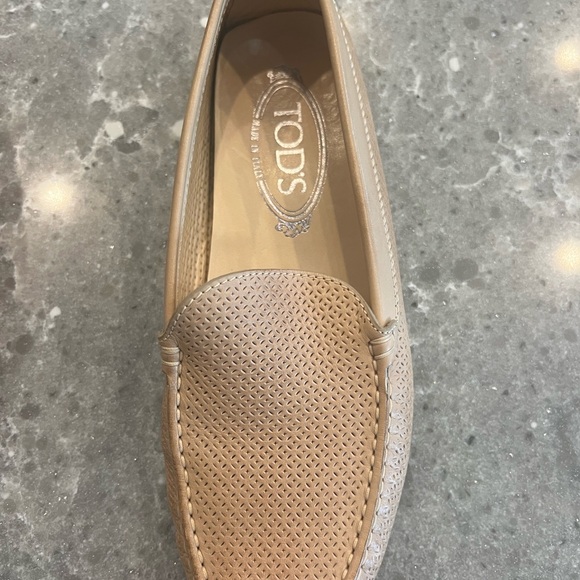 EUC Tod's Leather driver shoes size 36/6 - Picture 3 of 8